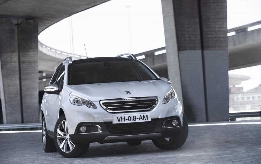  Peugeot 2008 2013 года  (фото 17 из 51)